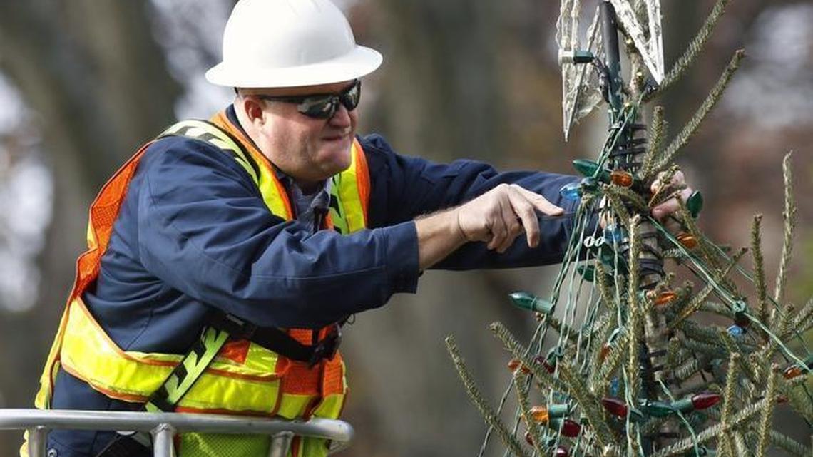 Your 2025 guide to finding the best holiday light displays in the Triangle