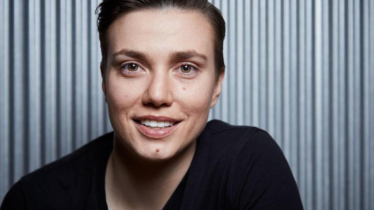 Comedian Lauren Faber will perform at the December 16th Dangling Loafer show at Kings in Raleigh.