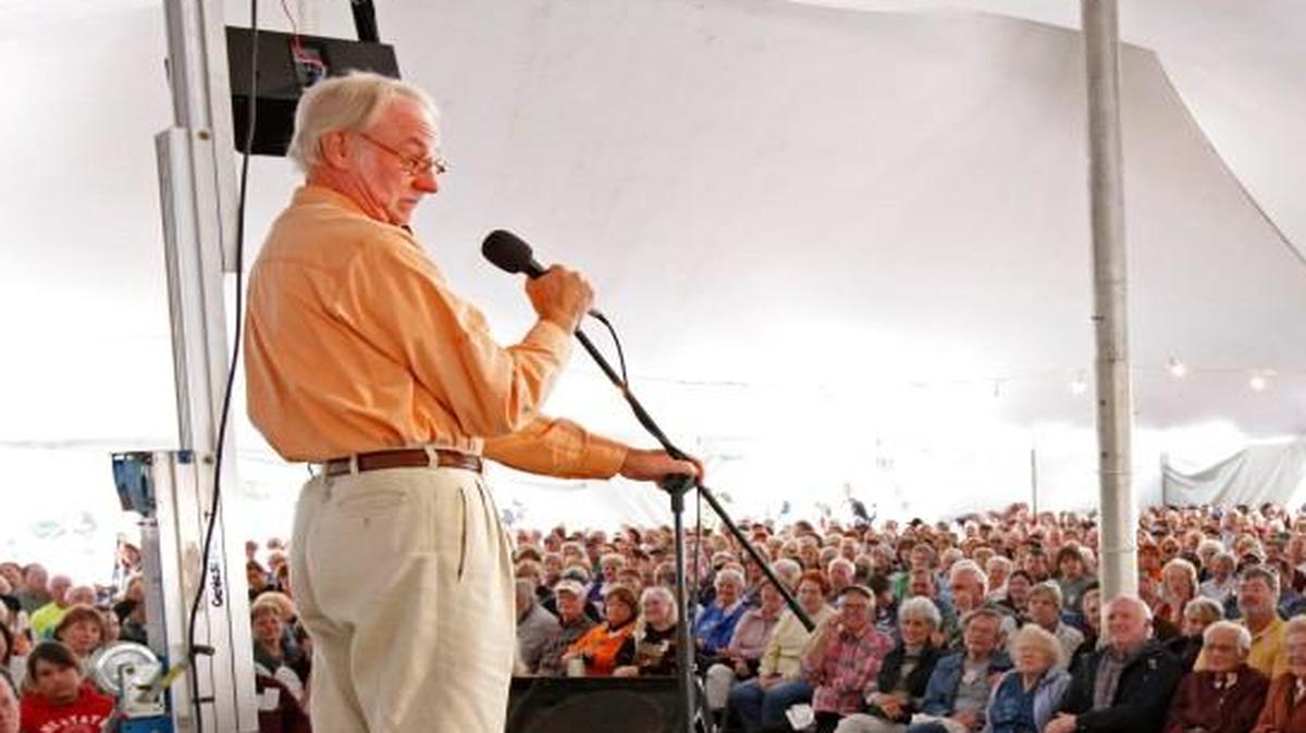 Master storyteller Donald Davis will be telling a holiday tale and stories from his newest CD, “Stories My Mother Shouldn’t Hear,” and his upcoming book about his father, “Cripple Joe” this weekend at The Fearrington Barn.