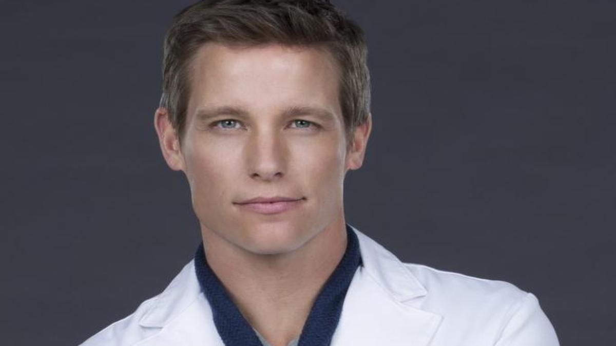 Ward Horton as Dr. Scott Strauss of the CBS drama “Pure Genuis.” Horton, who grew up in Hillsborough, is a cast member of the new CBS medical drama that showcases the future of digital health. He graduated from Durham Academy in 1994.