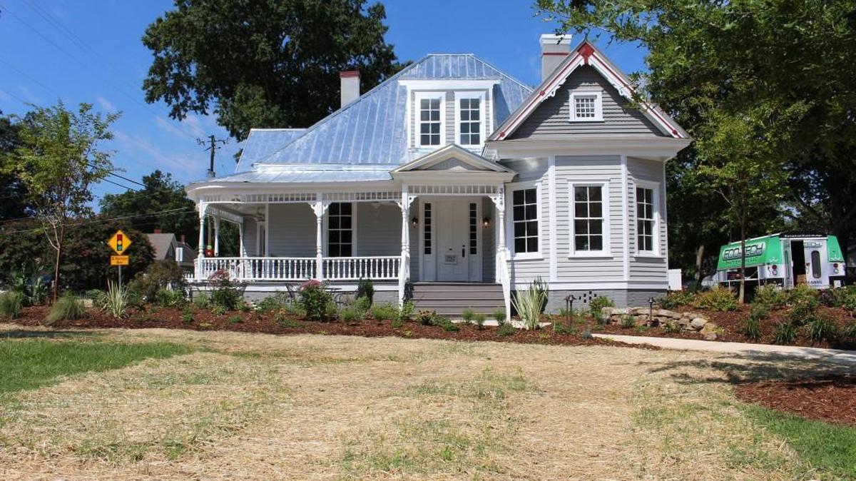 The Town of Cary acquired the Sams-Jones House in 2011 and renovated it in 2014. Belle, a farm-to-table restaurant, occupied the historic building until January 2016.