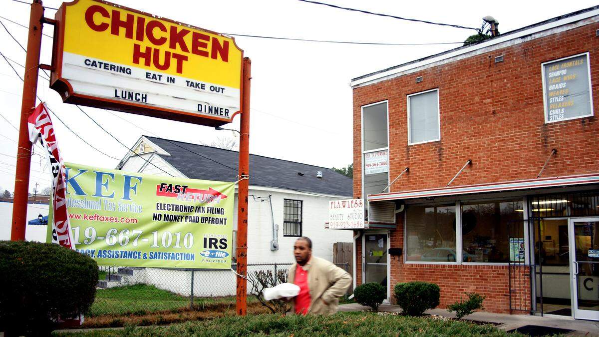 Chicken Hut is a soul food restaurant justifiably famous for its fried chicken which opened in 1957 as the Chicken Box and moved to the current location and changed its name in 1966.
