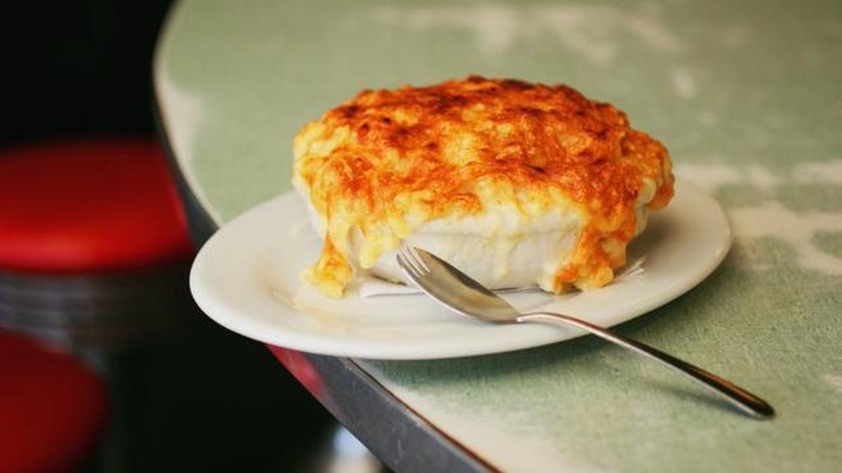Eater’s restaurant critic Bill Addison cites the macaroni and cheese at Poole’s Diner in his 2017 list of America’s Essential Restaurants. “The menu is always changing with the seasons, but the maraconi au gratin is forever,” he writes.