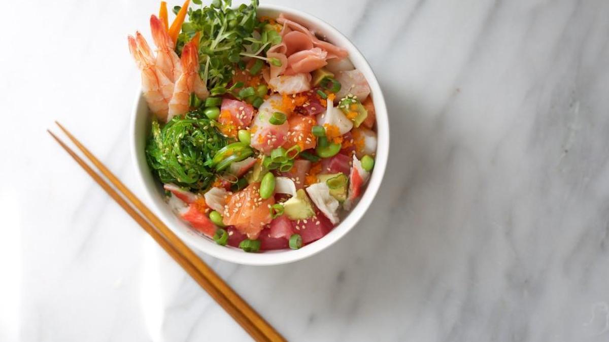 ZenFish has opened on Durham’s Ninth Street and serves poké – a traditional Hawaiian dish with marinated raw fish (or tofu or sweet potatoes) on rice or salad. ZenFish also has poké burritos, where the rice and ingredients are rolled in seaweed.