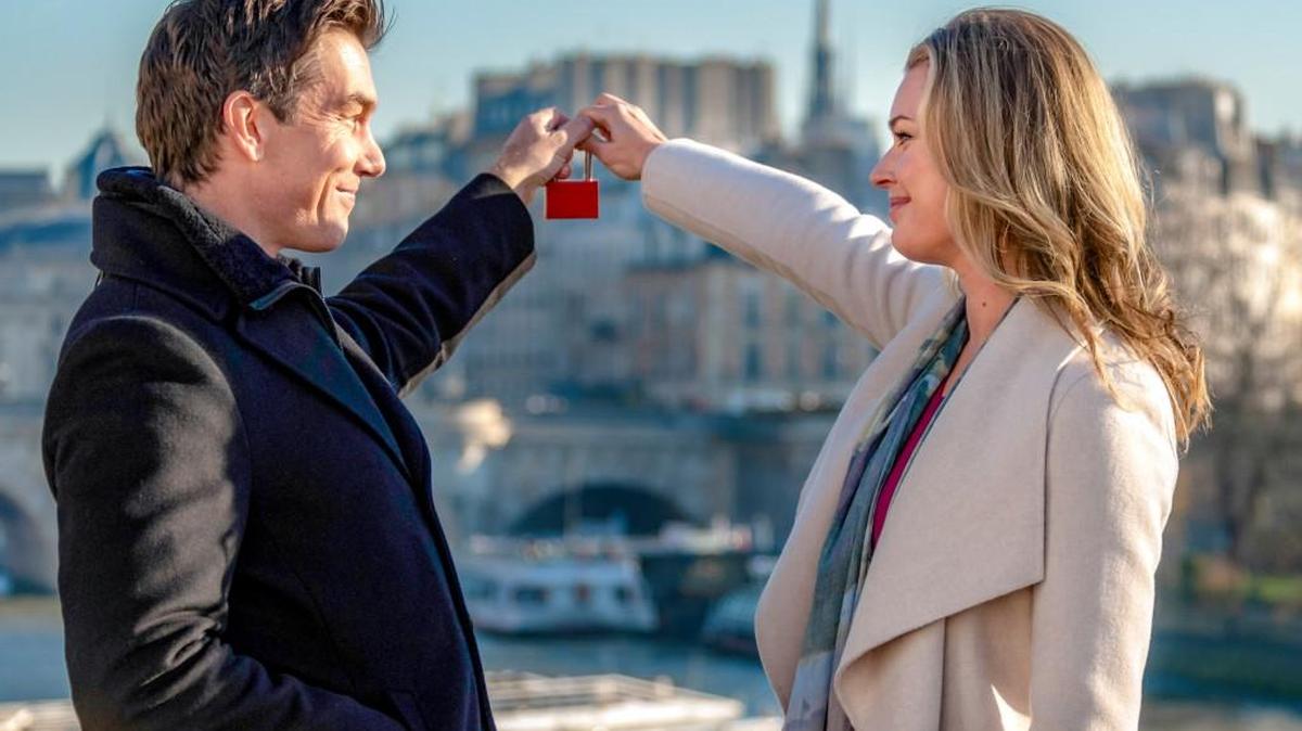 Jerry O'Connell, left, and Rebecca Romijn in the movie “Love Locks” on the Hallmark channel.