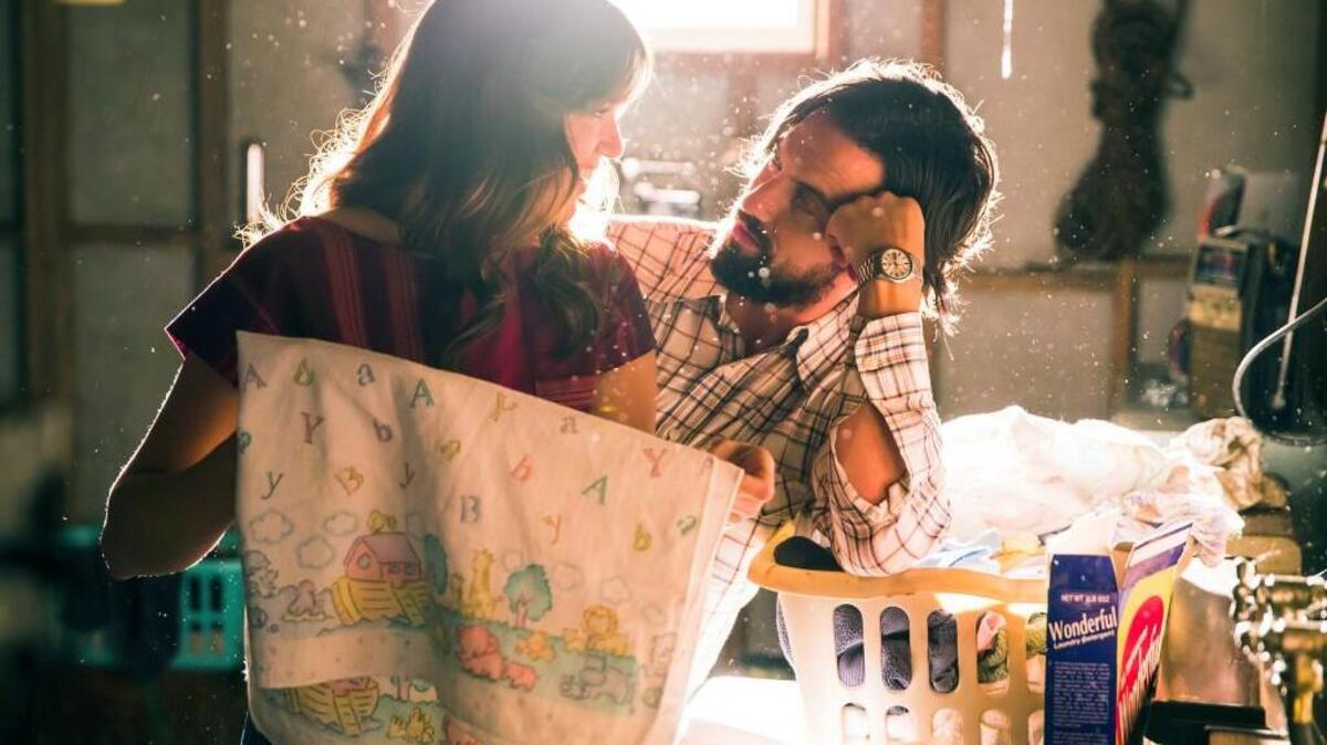 (L-R): Mandy Moore as Rebecca and Milo Ventimiglia as Jack on “This is Us” on NBC.