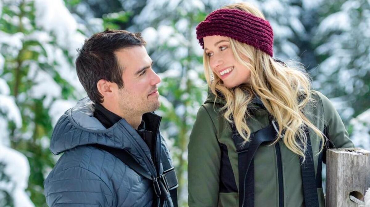 Thomas Beaudoin, left, and Katrina Bowden in Hallmark’s “Love on the Slopes.”