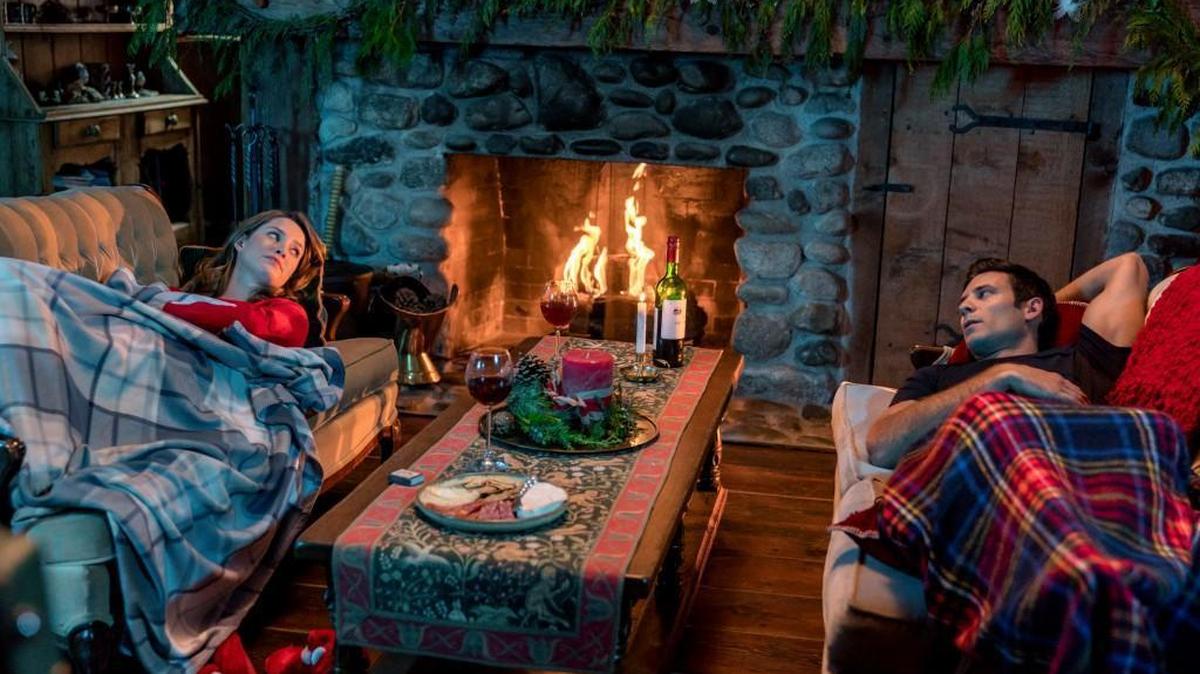 Steve Lund and Merritt Patterson star in “The Christmas Cottage” on Hallmark.