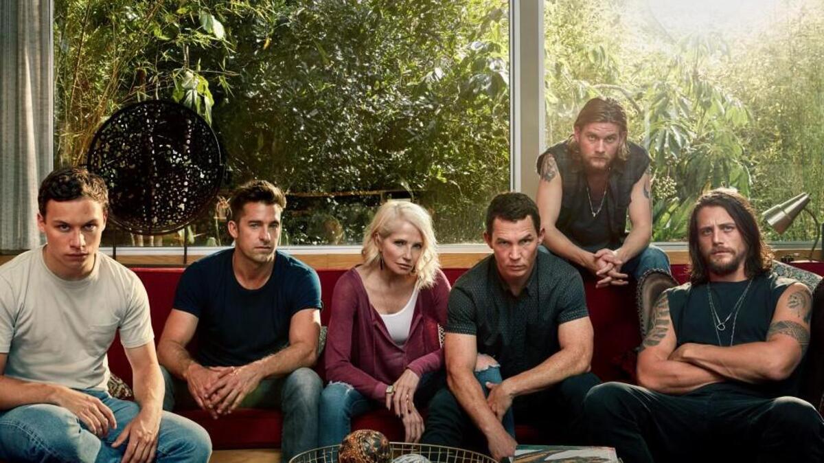 (L-R): Finn Cole, Scott Speedman, Ellen Barkin, Sean Hatosy, Jake Weary and Ben Robson in TNT’s “Animal Kingdom.”