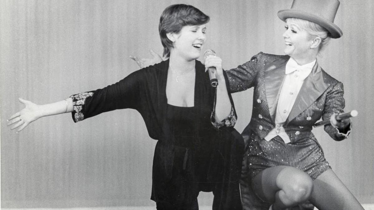 Carrie Fisher, left, and Debbie Reynolds.