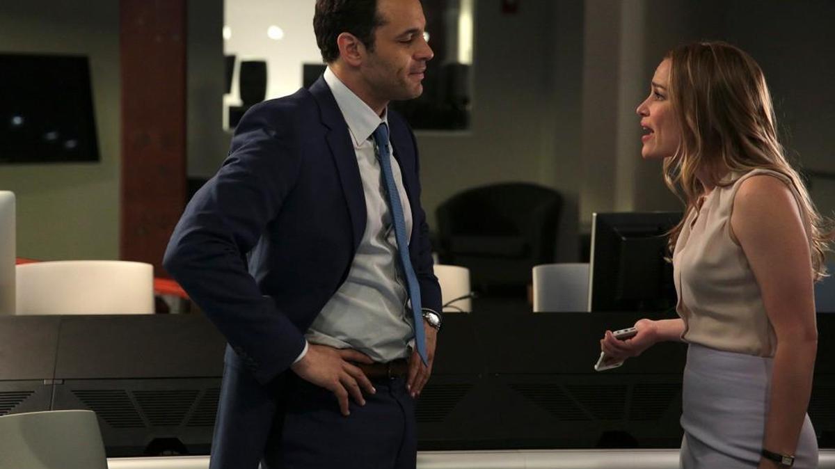 Daniel Sunjata, left, as Jake Gregorian and Piper Perabo as Julia George in ABC’s “Notorious.”