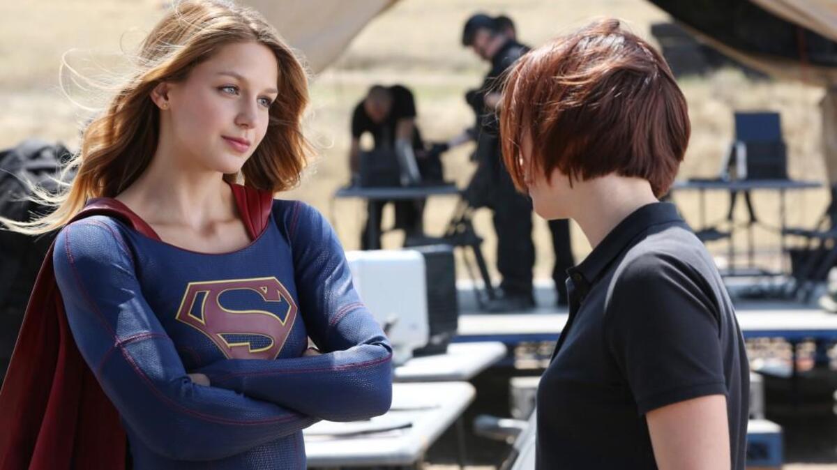 Melissa Benoist (left) and Chyler Leigh in “Supergirl.”