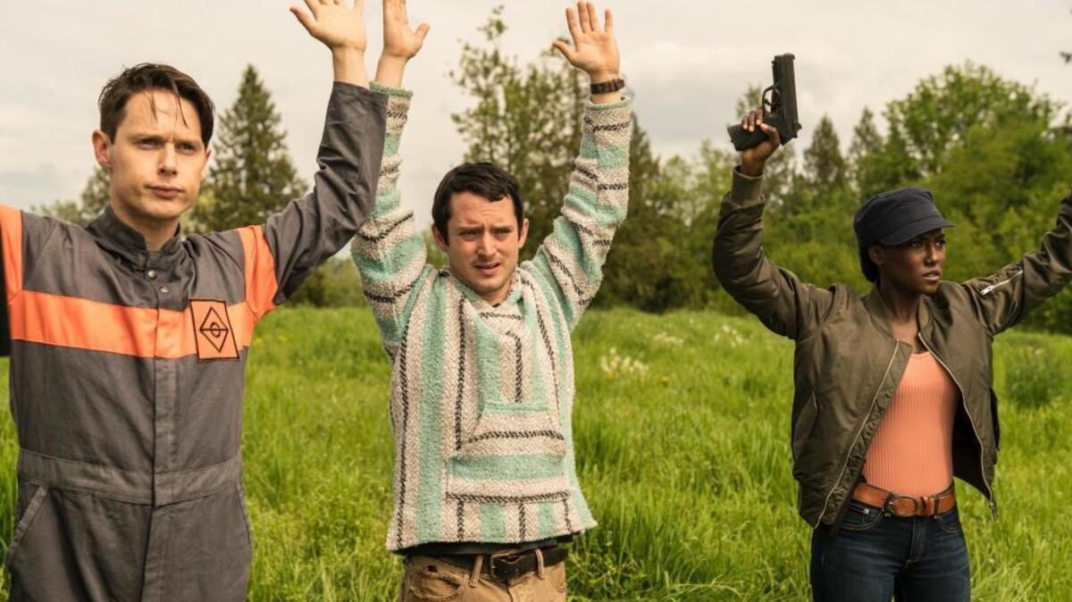 (L-R): Samuel Barnett as Dirk, Elijah Wood as Todd and Jade Eshete as Farah in “Dirk Gently’s Holistic Detective Agency” on Netflix.