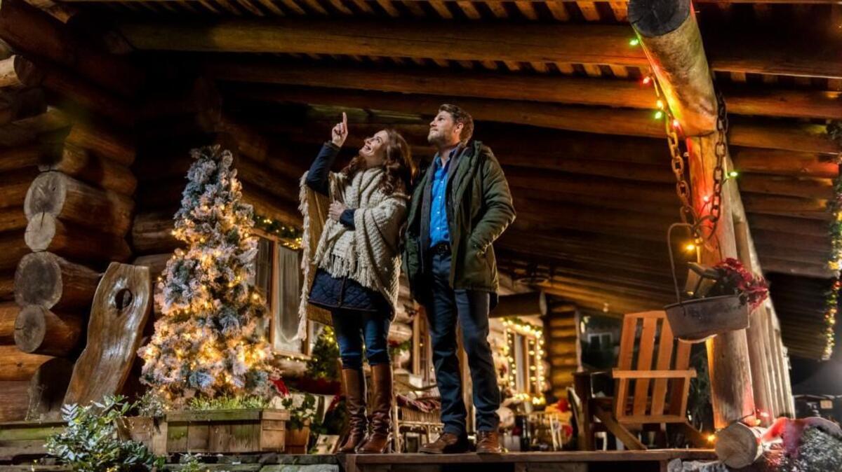 Bridget Regan and Travis Van Winkle in “Christmas Getaway” on the Hallmark Channel.