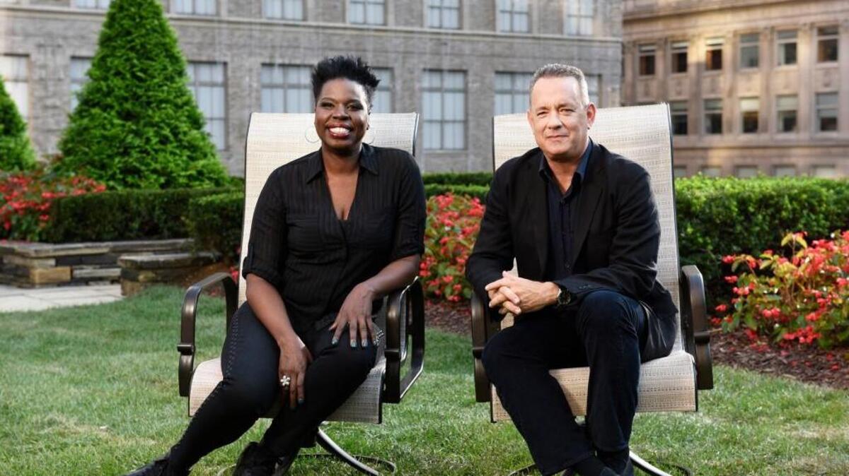 “Saturday Night Live” cast member Leslie Jones, left, with this week’s host, Tom Hanks.
