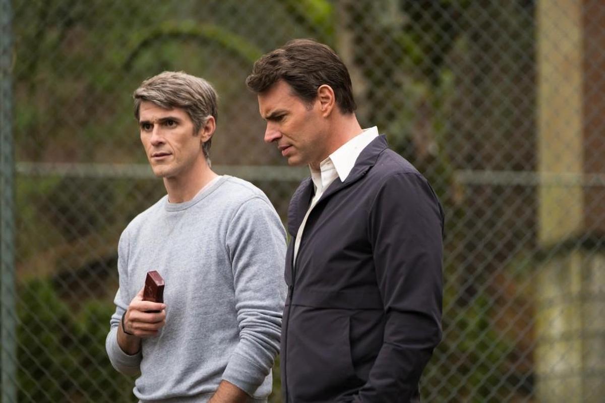 Dave Annable, left, as Joe McGinniss, with Scott Foley as Jeffrey MacDonald in the Investigation Discovery ID movie “Final Vision.” In the scene, McGinniss interviews MacDonald about his family murders.