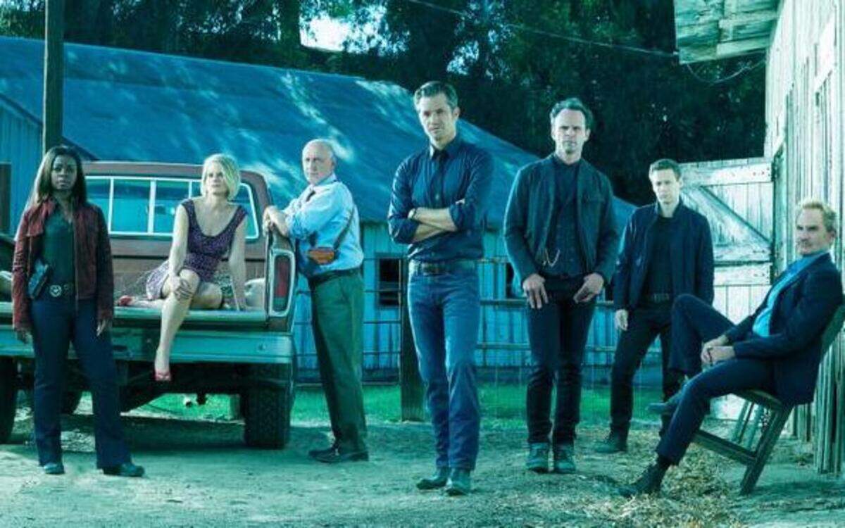
From left, Erica Tazel as Deputy U.S. Marshal Rachel Brooks, Joelle Carter as Ava Crowder, Nick Searcy as Chief Deputy U.S. Art Mullen, Timothy Olyphant as Deputy U.S. Marshal Raylan Givens, Walton Goggins as Boyd Crowder, Jacob Pitts as Deputy U.S. Marshal Tim Gutterson, Jere Burns as Wynn Duffy in “Justified.”
