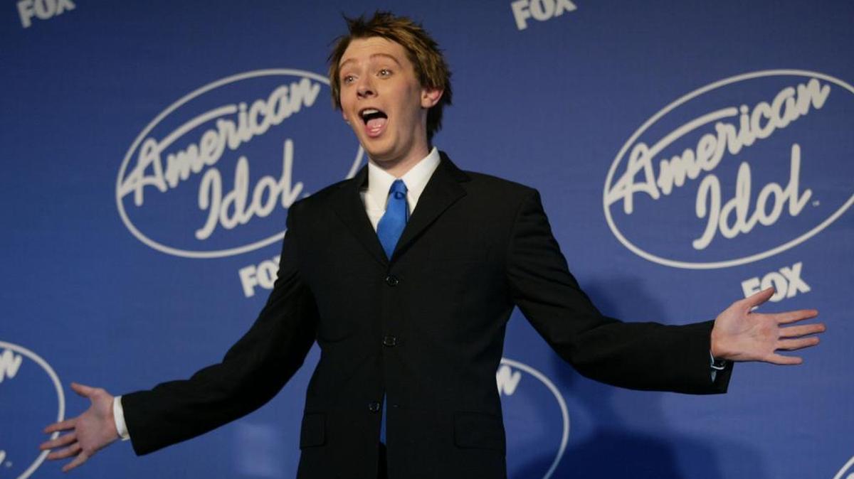 American Idol second-place winner Clay Aiken poses for pictures after a 2003 show at the Uniersal Amphitheatre Wednesday, May 21, 2003. Photo By Chris Carlson