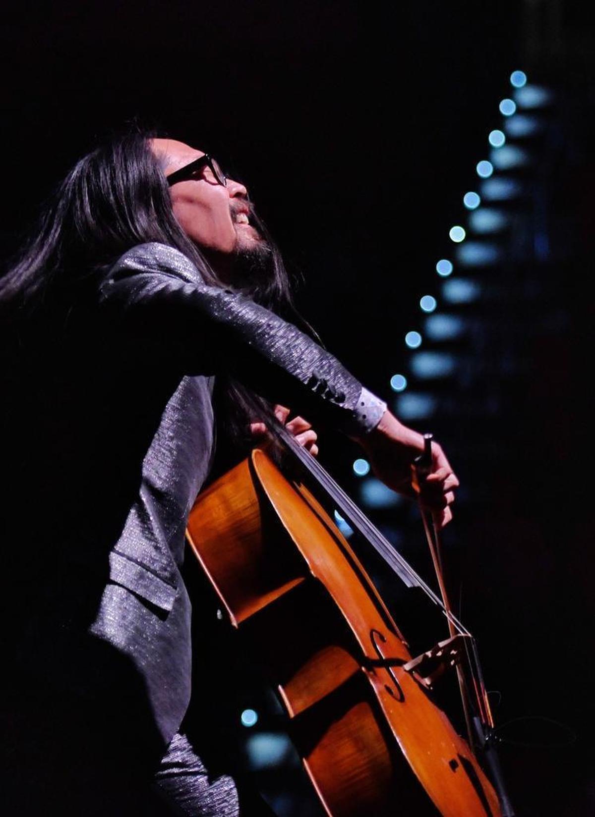 Joe Kown and The Avett Brothers play their annual New Year's Eve show at Raleigh, NC's PNC Arena Sunday night, Dec. 31, 2017.