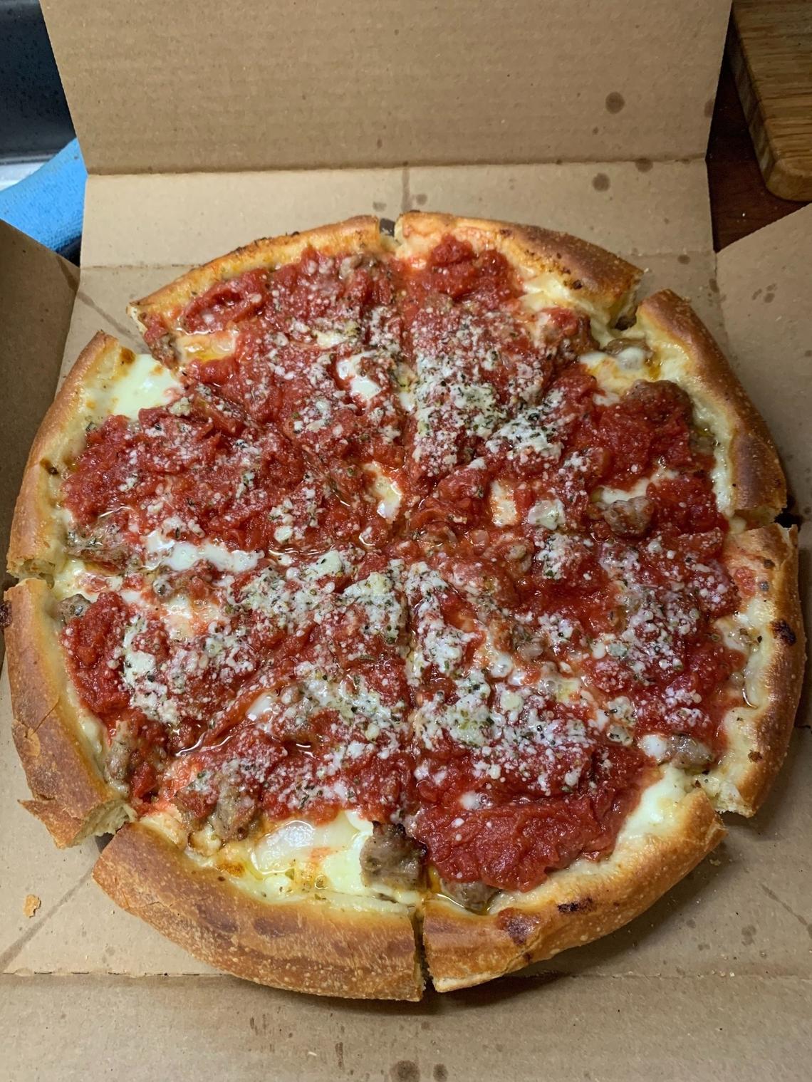 Rosati’s serves Chicago-style pizza with a crust that is thinner and crisper than New York-style, with toppings applied more generously than true Italian-style.