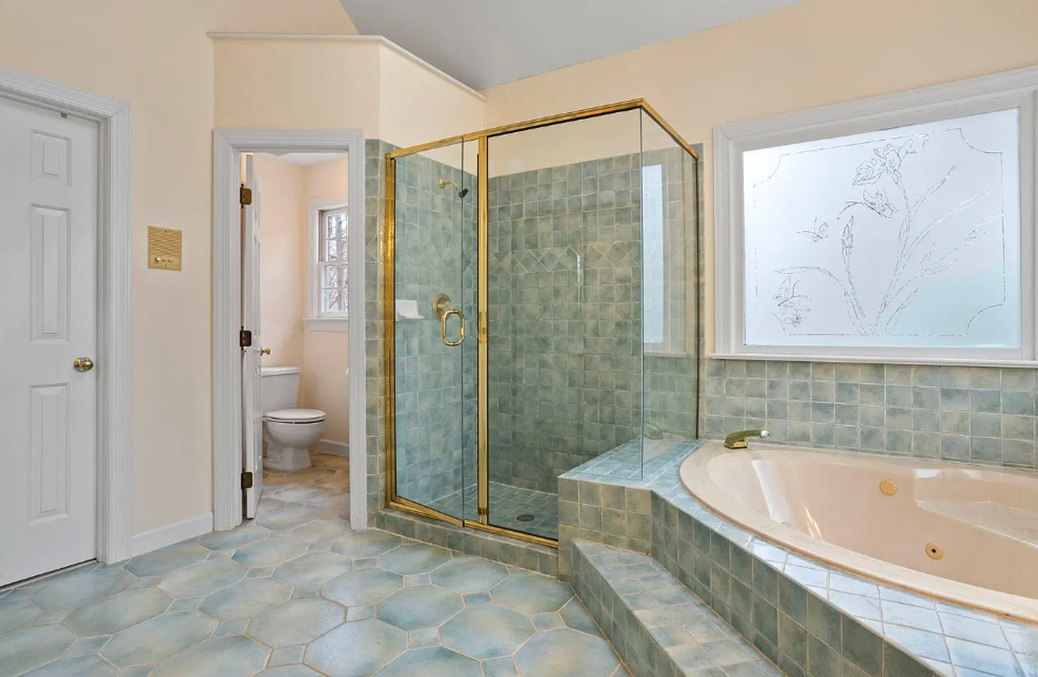 1061 Vestavia Woods Dr, Raleigh, 27615