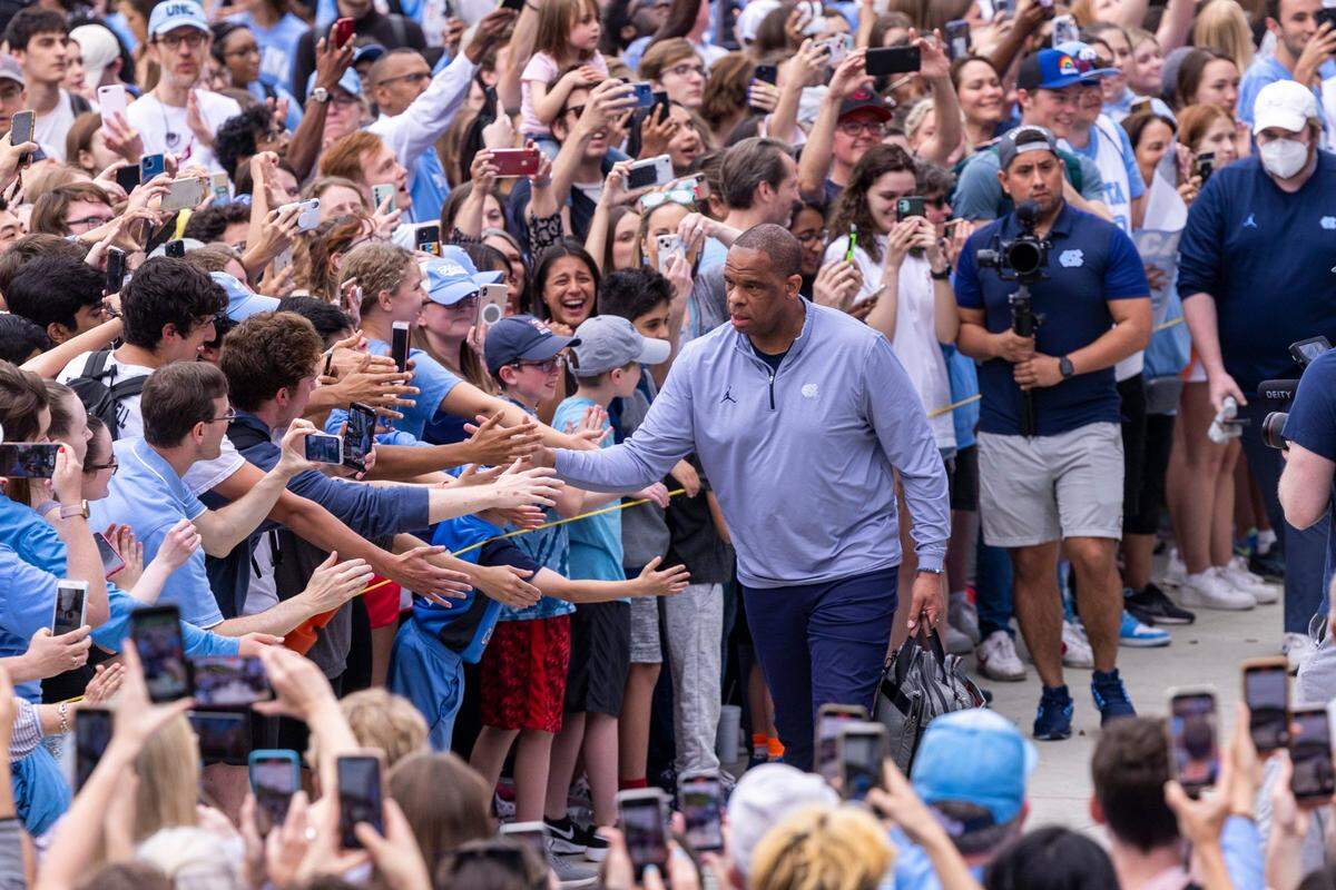Head Coach Hubert Davis and the UNCs mens basketball team receive a warm welcome at the Dean Smith Center Tuesday, April 5, 2022 after falling to Kansas in the NCAA championship.