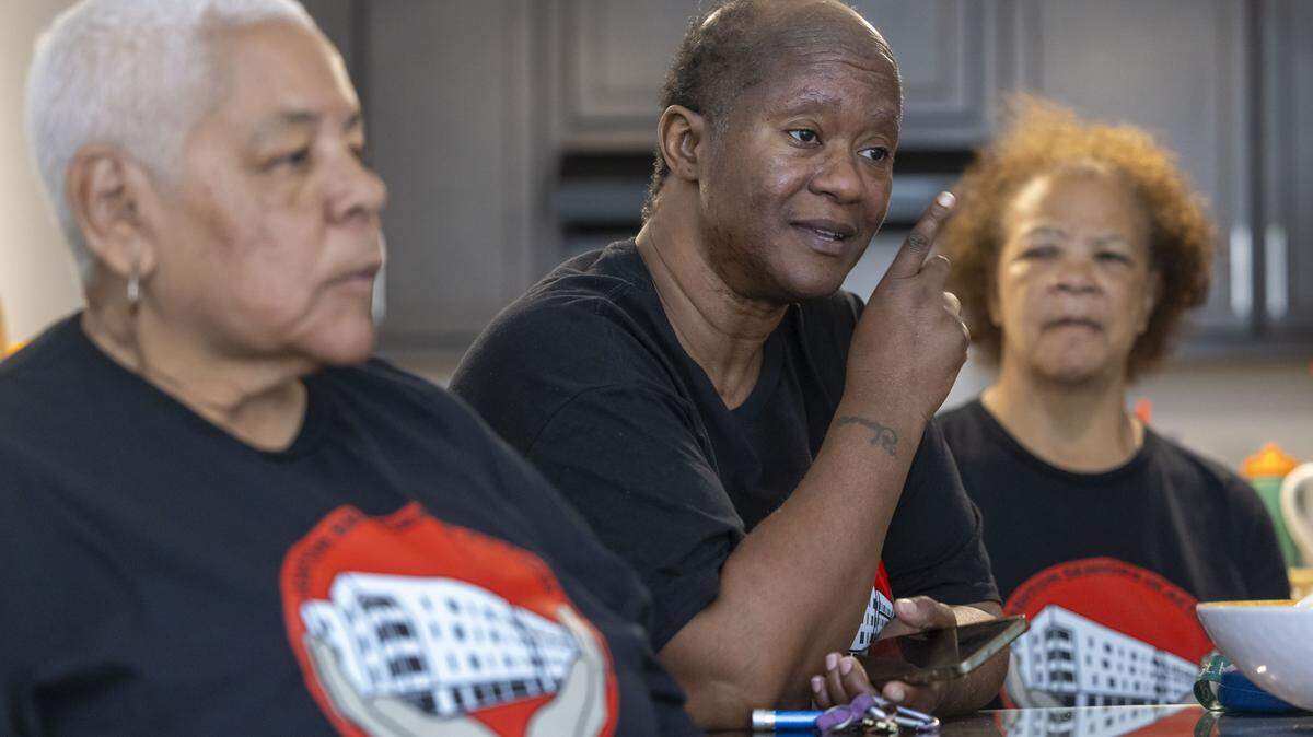 Ashton Place Apartments resident Carman Jones outlines some of her concerns about maintenance, accessibility and safety, during a meeting with fellow residents on Thursday, April 16, 2026 in Durham, N.C.