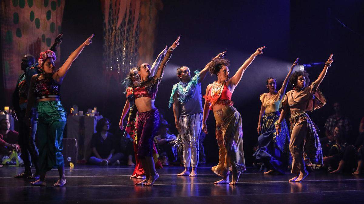Contra-Tiempo is a Los Angeles-based dance company that incorporates salsa, Afro-Cuban, hip-hop and contemporary dance with theater and original music.