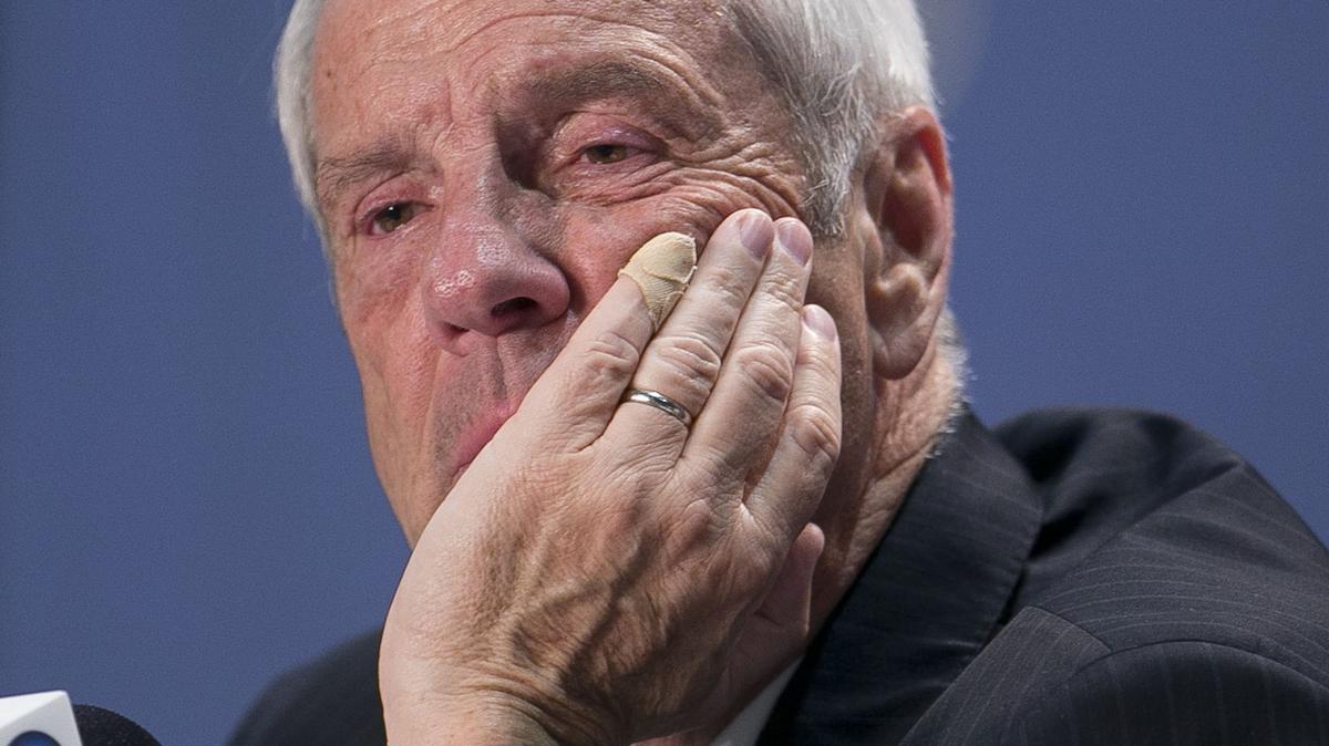 Roy Williams will hold press conference to discuss retirement. How and when to watch.