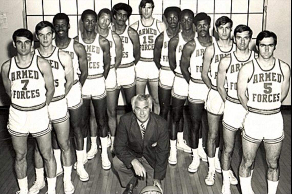 In 1971 and 1972, while serving in the Army, Duke coach Mike Krzyzewski (far left) played on the All-Armed Forces team. Future Penn and Temple coach Fran Dunphy is at far right. Coach Hal Fischer kneels, with Krzyzewski’s West Point teammate Jim Oxley behind him.