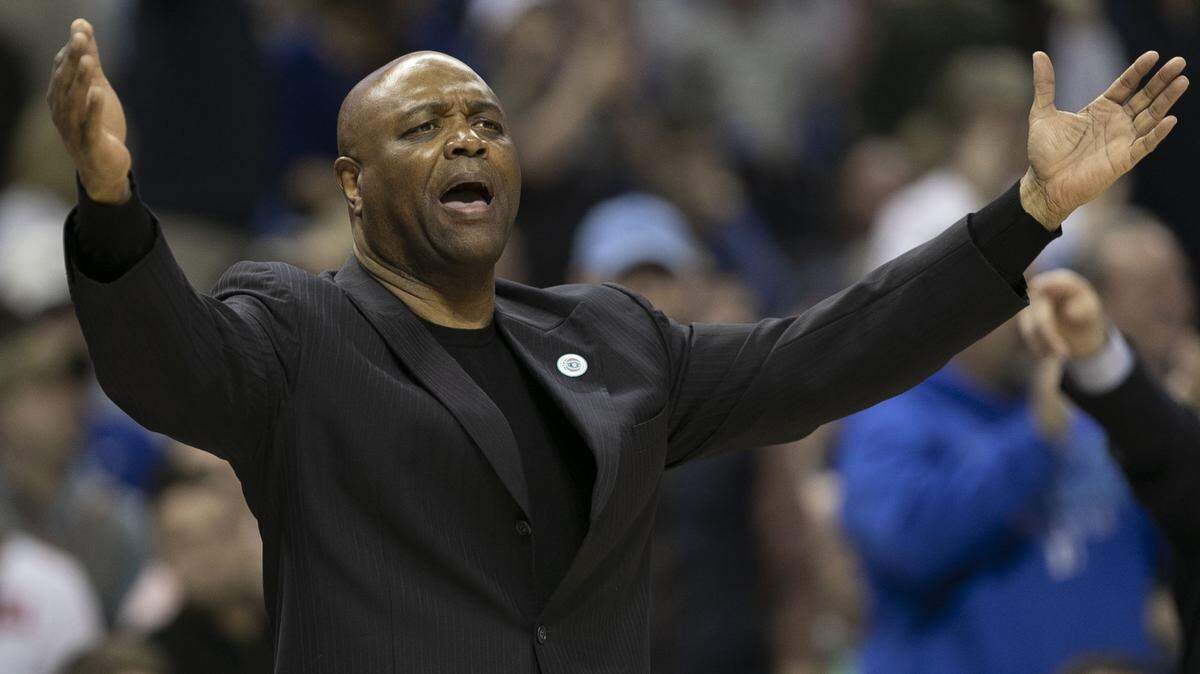 Florida State coach Leonard Hamilton directs his team during the first half against Duke on Saturday, March 16, 2019 during the ACC Tournament championship game at the Spectrum Center in Charlotte, N.C.