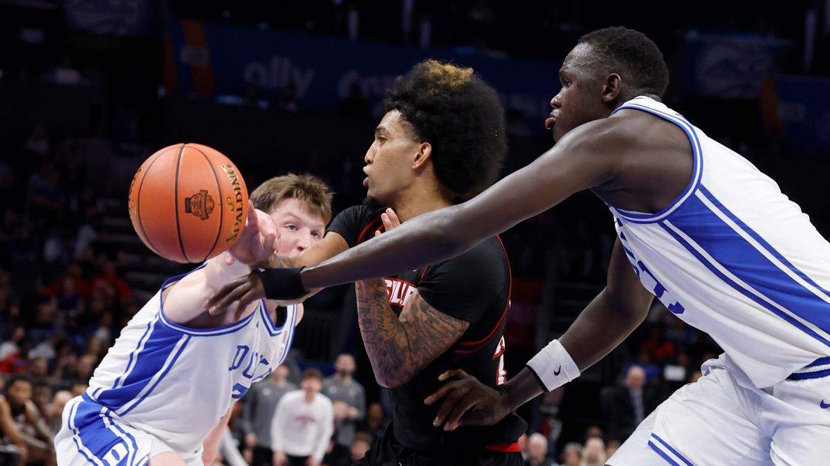 Shorthanded but undaunted, Duke basketball dials up the defense to claim ACC title