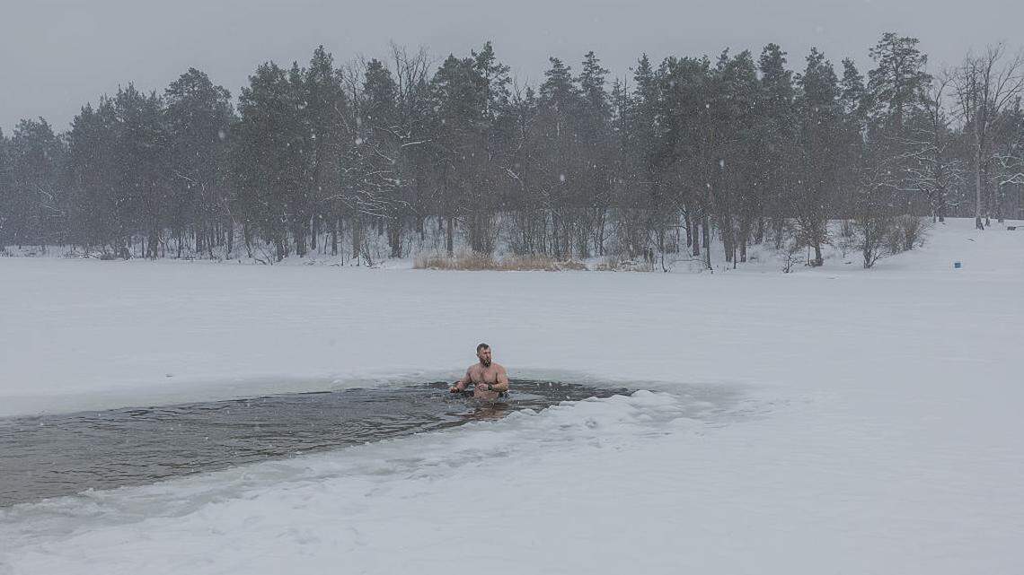 Scientists Say the Wim Hof Method Can Change How Your Body Handles Stress and Energy