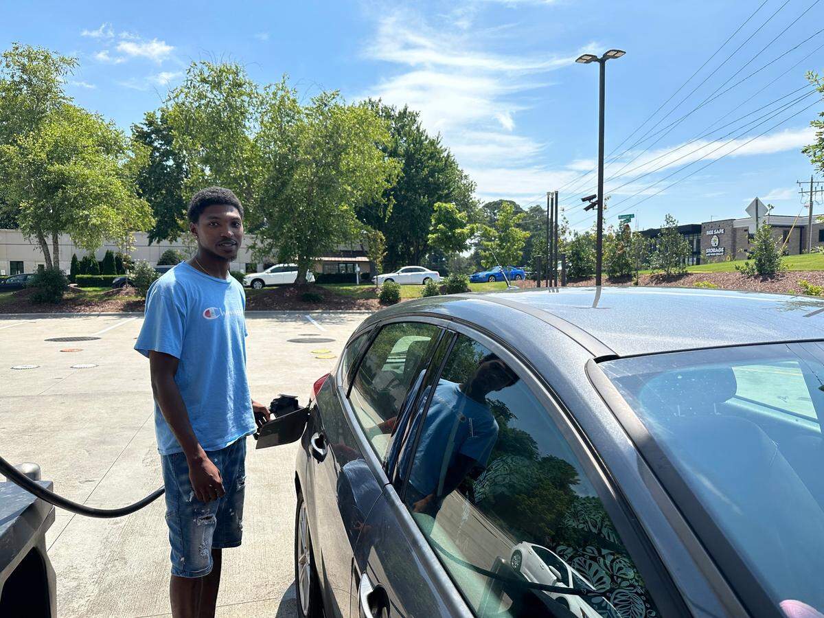 Tyler Best got gas in about 10 minutes at the Sheetz in Cary during the $1.77 discount.