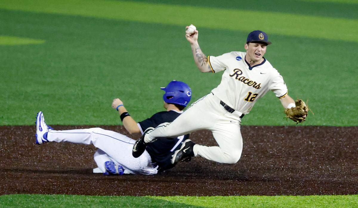 Murray State’s Dom Decker (12) forces out Duke’s Wallace Clark (7) in the ninth inning during Murray State’s 5-4 victory over Duke in the third game of the Durham Super Regional at Jack Coombs Field in Durham, N.C., Monday, June 9, 2025.