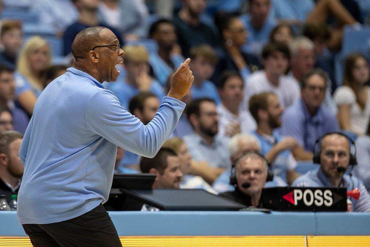 North Carolina coach Hubert Davis directs his players on defense during the second half against UNC Wilmington on Monday, November 7, 2022 at the Smith Center in Chapel Hill, N.C.