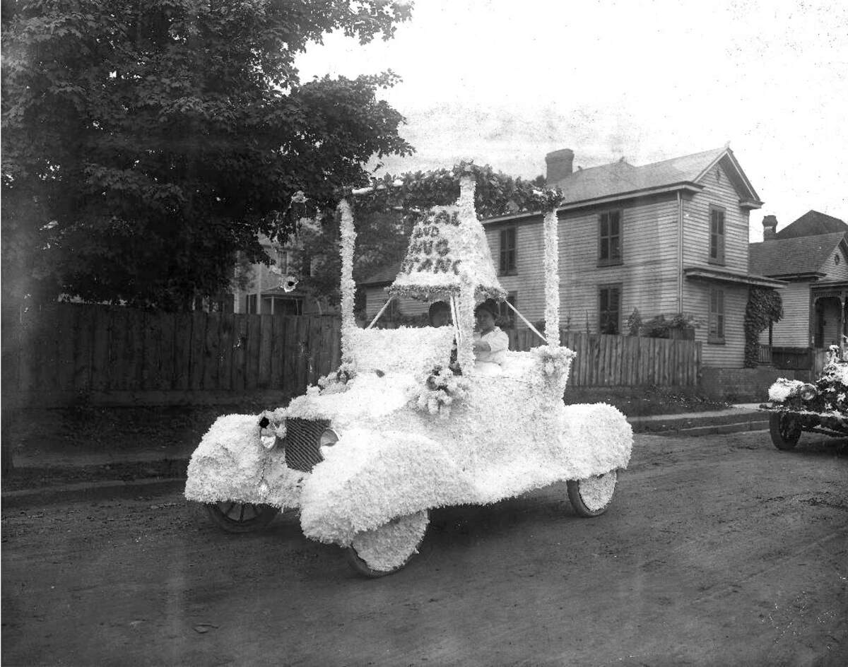 The Southern Bell Telephone Company float on the 500 block of South Wilmington Street in an undated parade photo.