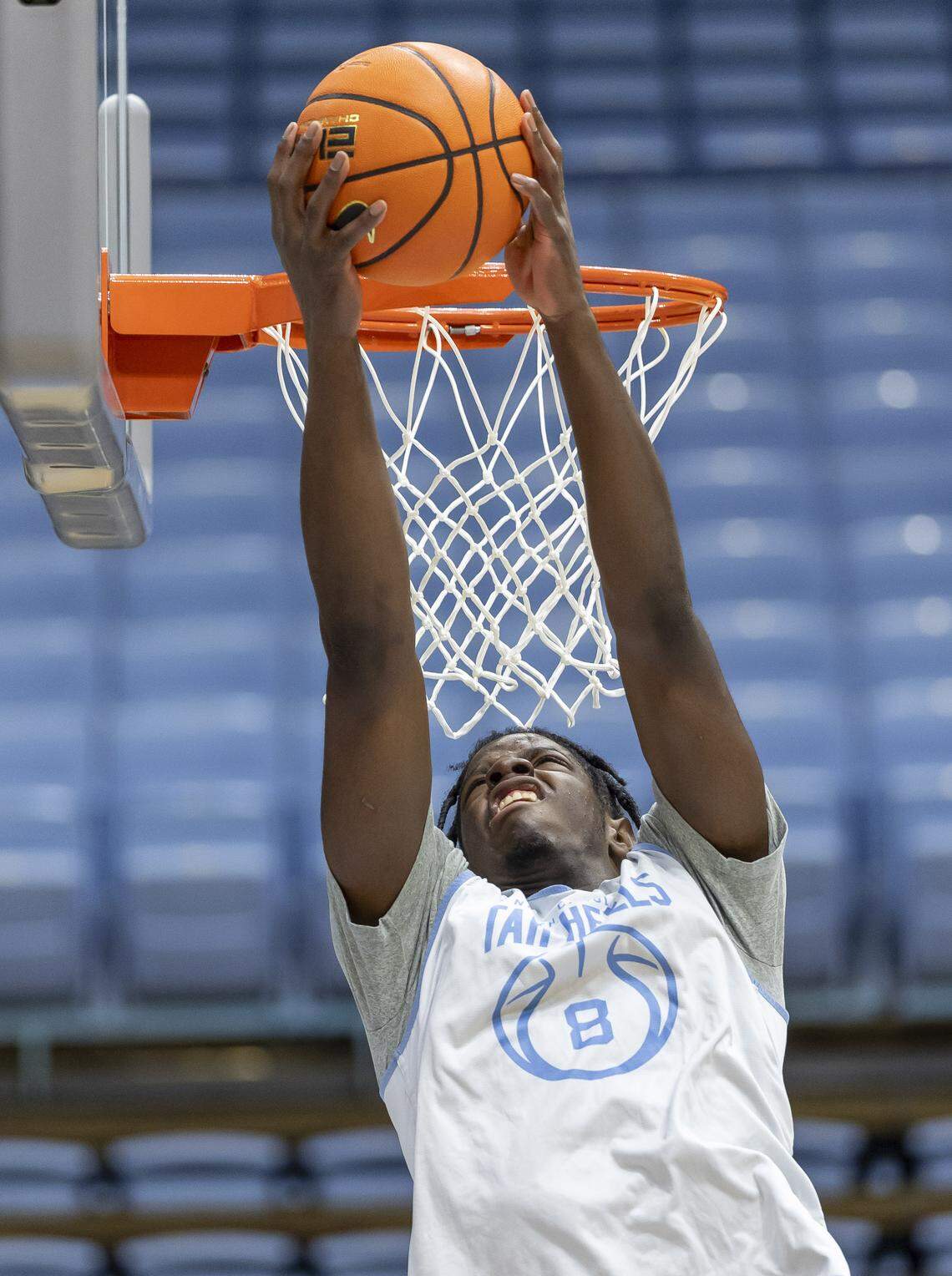 North Carolina forward Caleb Wilson (8) dunks during the Tar Heels’ practice on Thursday, October 9. 2025 at the Smith Center in Chapel Hill, N.C. 
