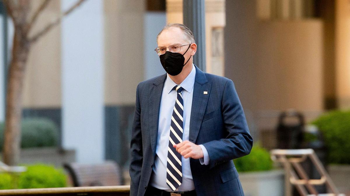 Epic Games CEO Tim Sweeney enters the Ronald V. Dellums building in Oakland, Calif., to attend his company’s federal court case against Apple in May 2021.
