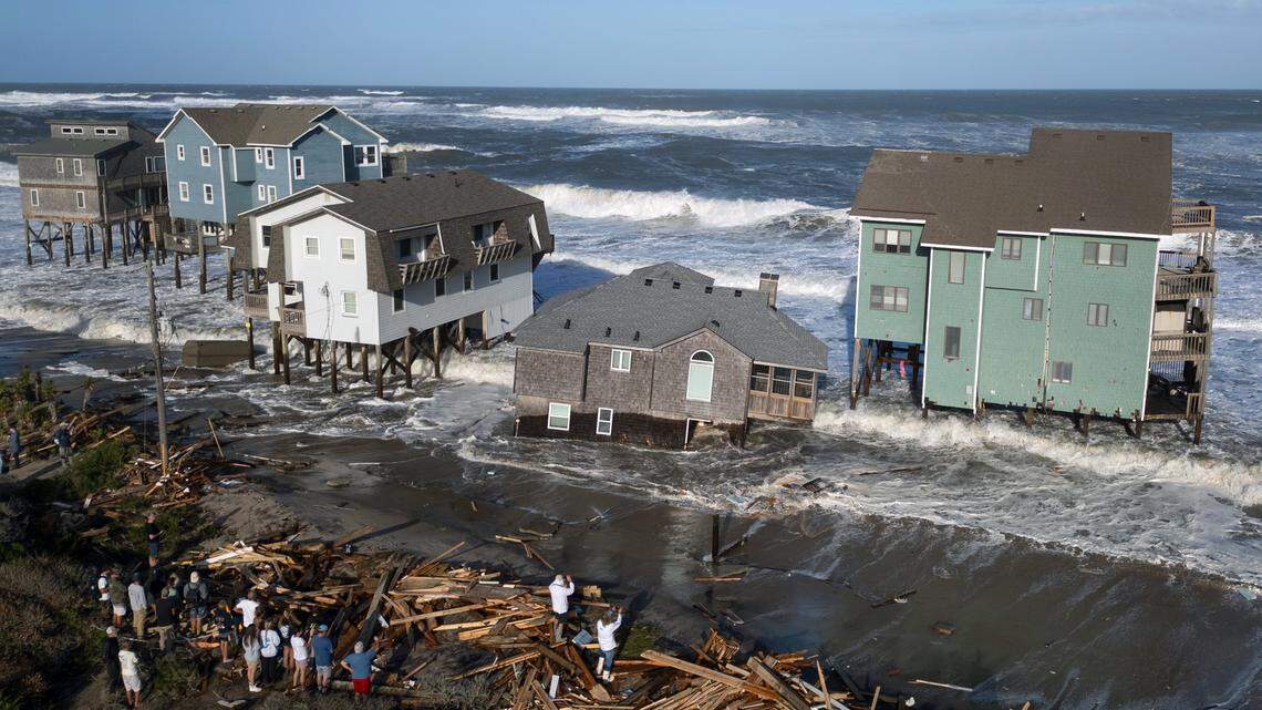 As houses fall into the sea, NC needs to change how it manages its coastline | Opinion