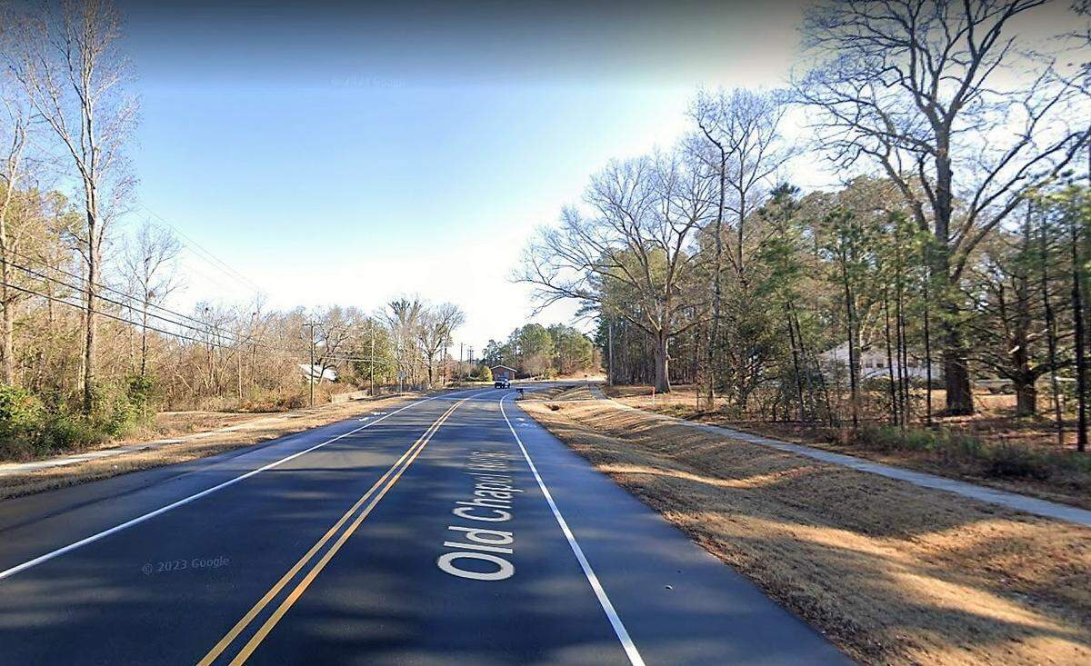 Old Durham Road is a secondary route between Chapel Hill and Durham that parallels U.S. 15-501. Hundreds of apartments, rowhouses, cottages and townhouses are planned for Chapel Hill Crossings, on both sides of the road, near the Pope Road roundabout.