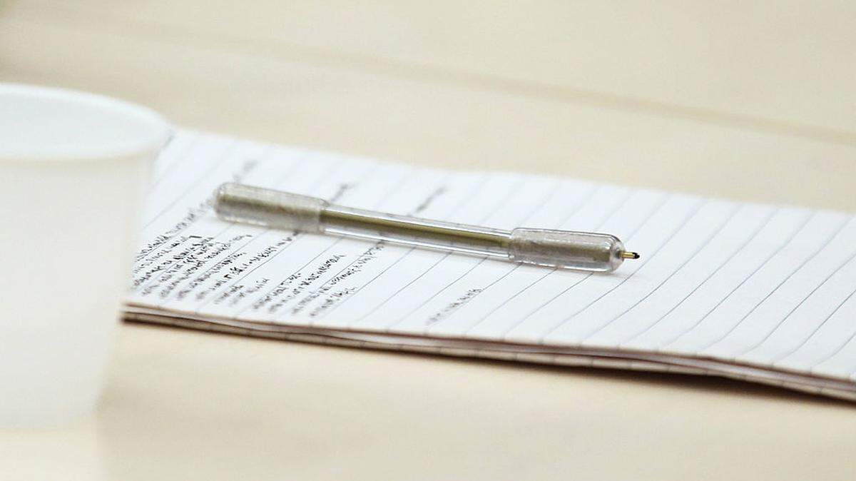 Writing by hand is having a real moment right now. Here’s what your brain gains every time you pick up a pen instead of a keyboard.