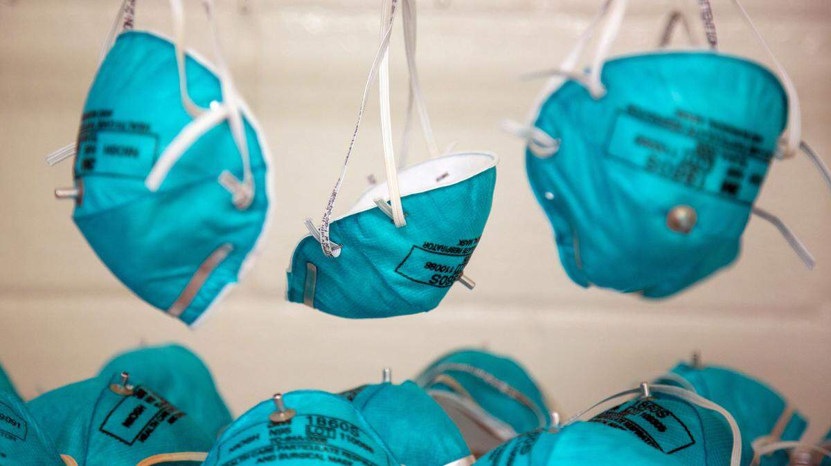 N95 masks are decontaminated during a shortage of mask early in the COVID pandemic. North Carolina’s largest health care systems made record profits during the COVID-19 pandemic thanks to billions of dollars in relief funds, according to a report released Wednesday morning by the Department of the State Treasurer.