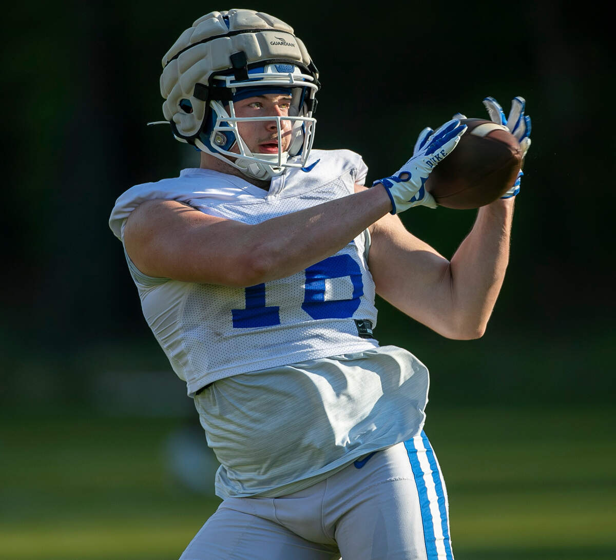 Duke tight end Cade Anders (16) pulls in a pass during the Blue Devils’ spring practice on Friday, March 24, 2023 in Durham, N.C.