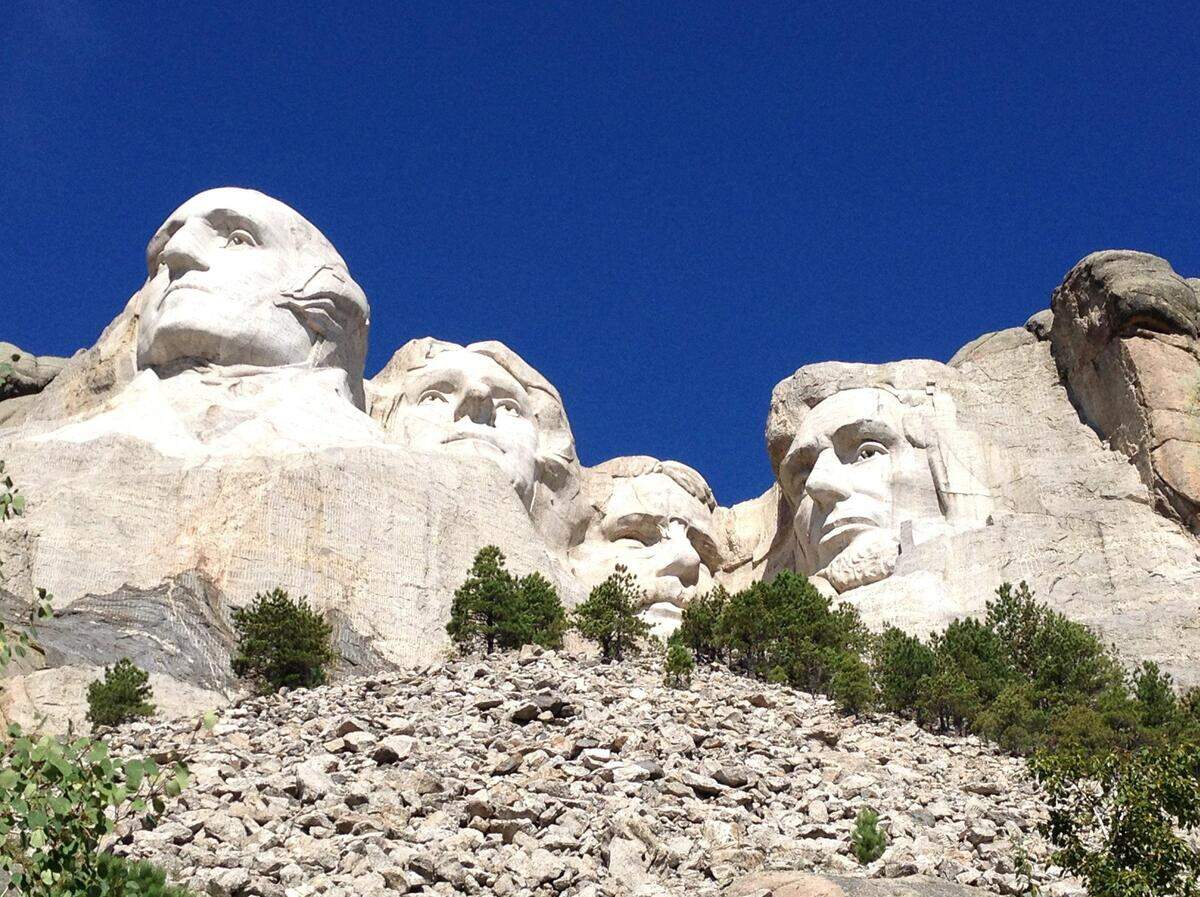 TRAVEL UST-MOUNTRUSHMORE 1 DE