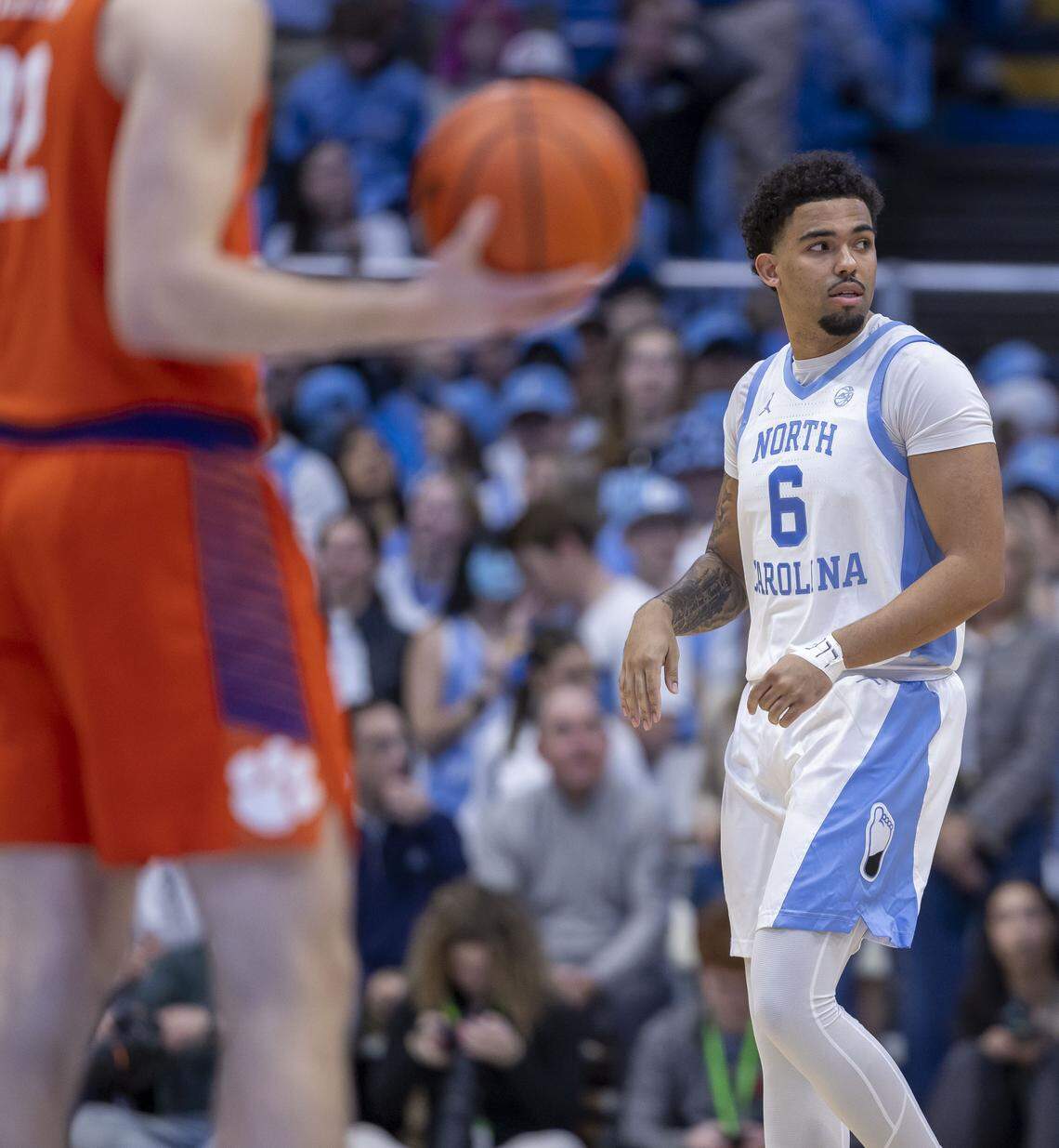 Keeping with tradition, senior North Carolina guard Elijah Davis (6) steps to the court in his first start with the Tar Heels on ‘Senior Night’ on Tuesday, March 3, 2026 at the Smith Center in Chapel Hill, N.C.