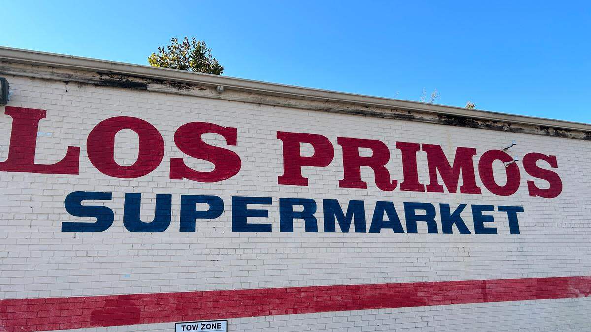 Los Primos supermarket