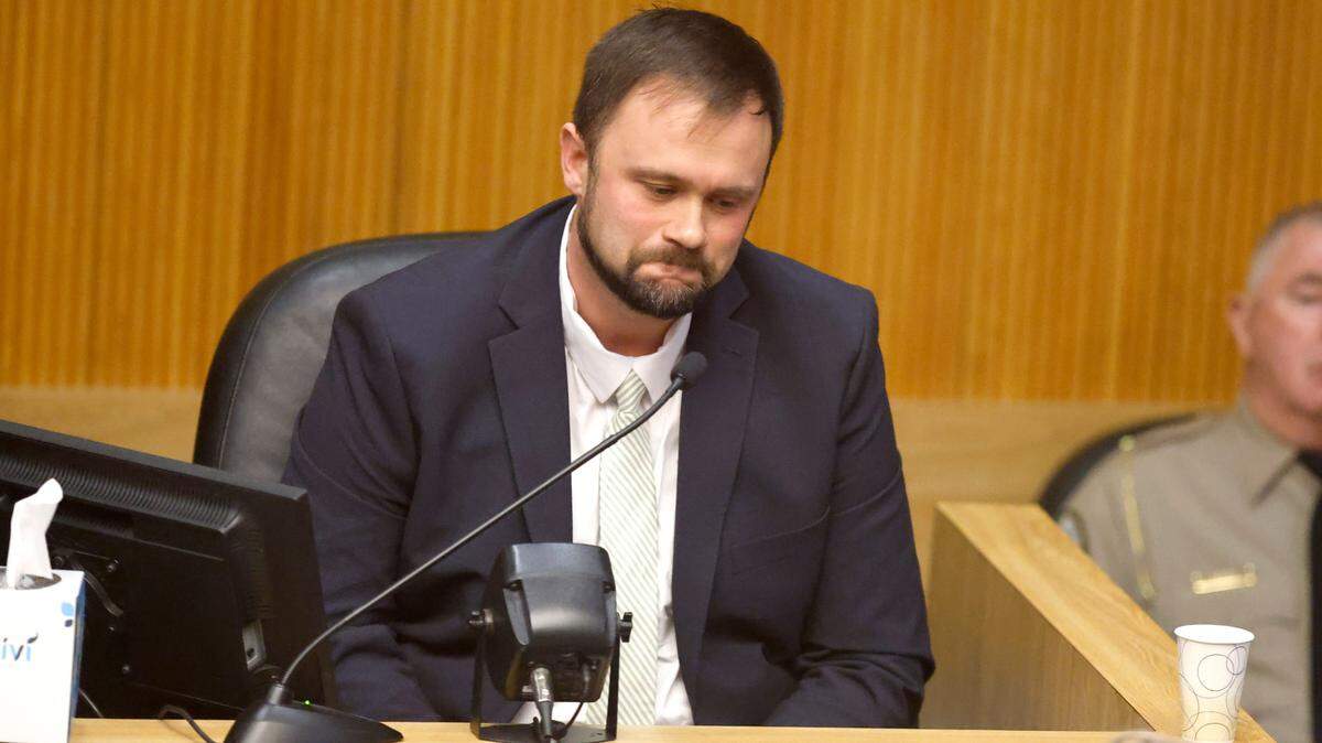 Former JoCo school board member released from prison after extortion conviction