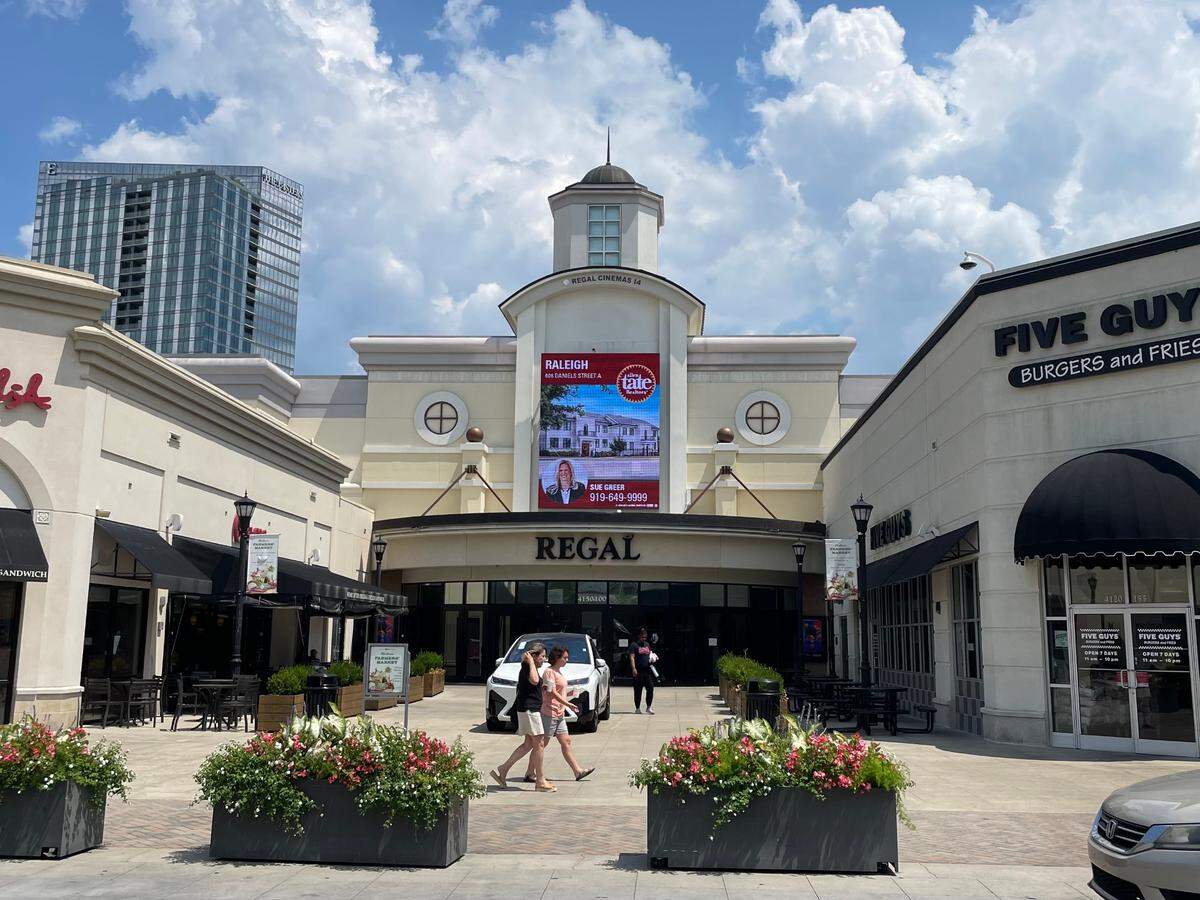 Veronica Beard is expected to open in the Main District of North Hills in early 2026.