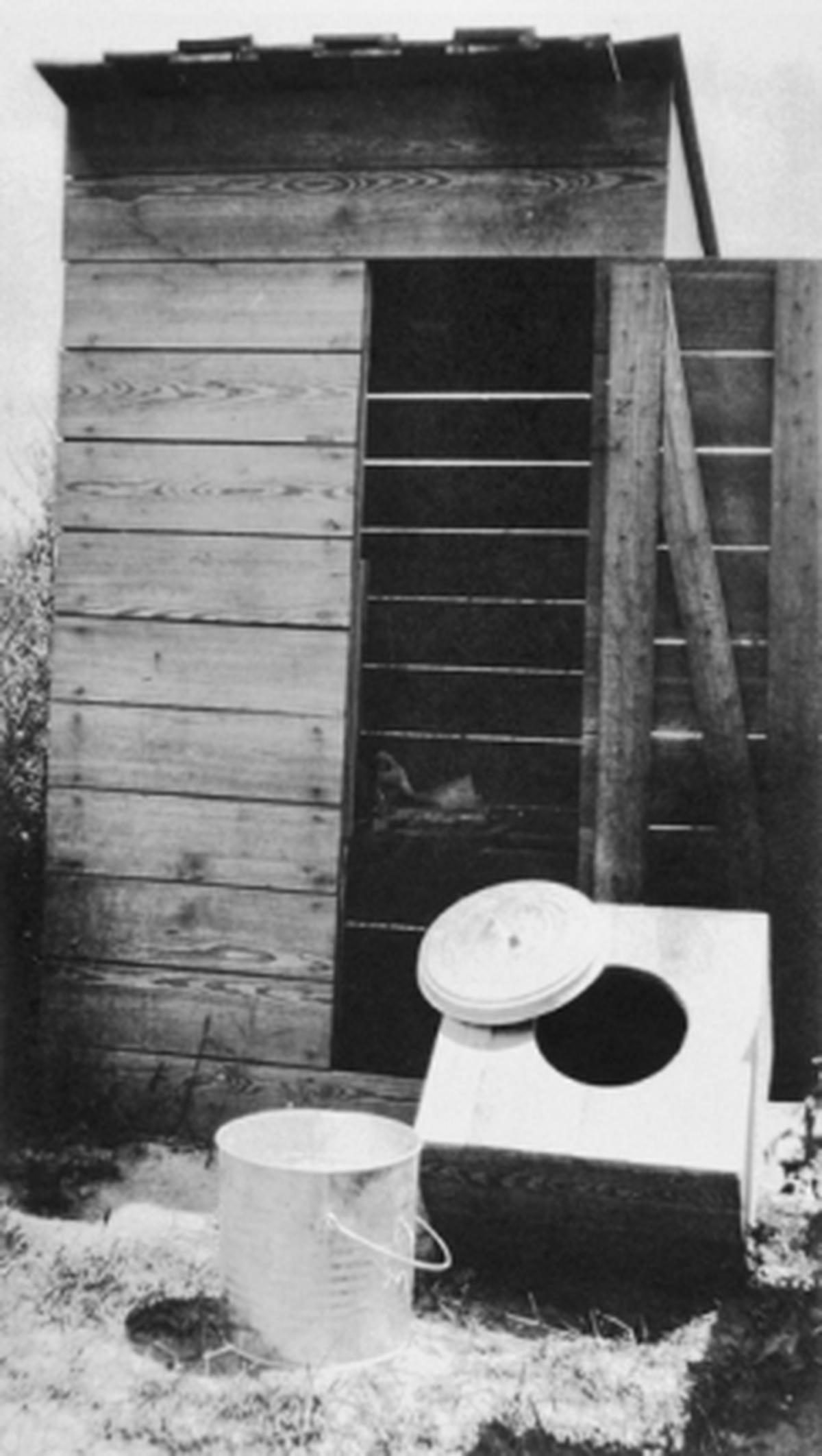 A Sampson County privy circa 1915